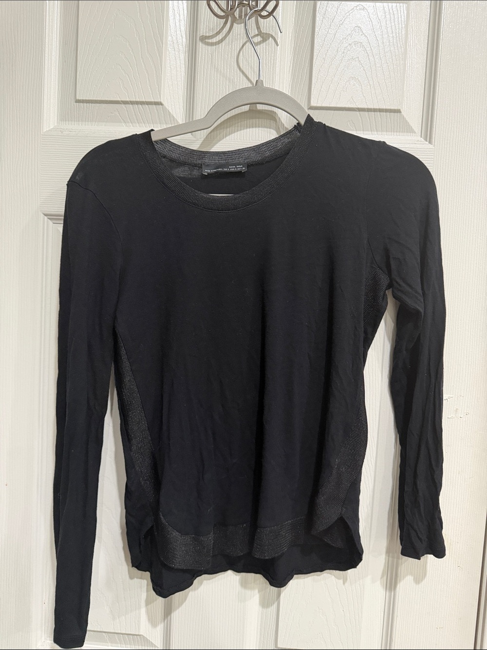 ZARA W&B Black Long-Sleeve Women's Crewneck Top - SMALL